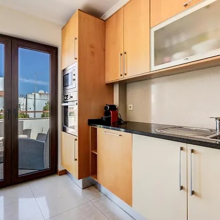 Rooftop Pool Two Bedroom In * אלבור