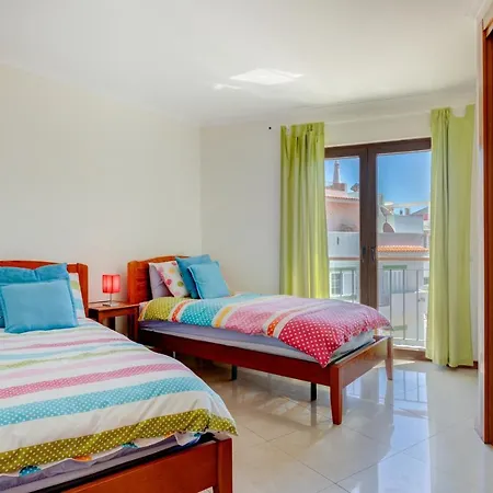 Rooftop Pool Two Bedroom In אלבור