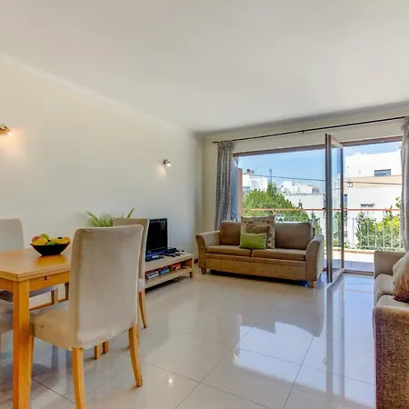 Апартаменты Rooftop Pool Two Bedroom In Алвор