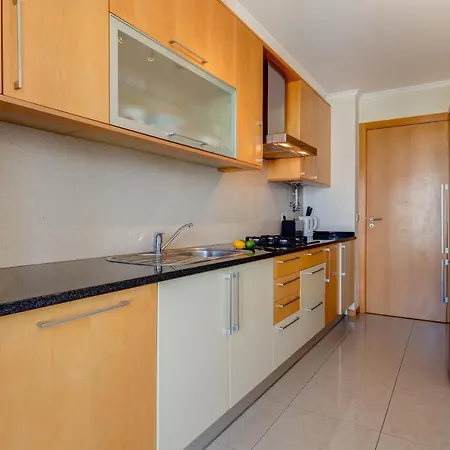Апартаменты Rooftop Pool Two Bedroom In